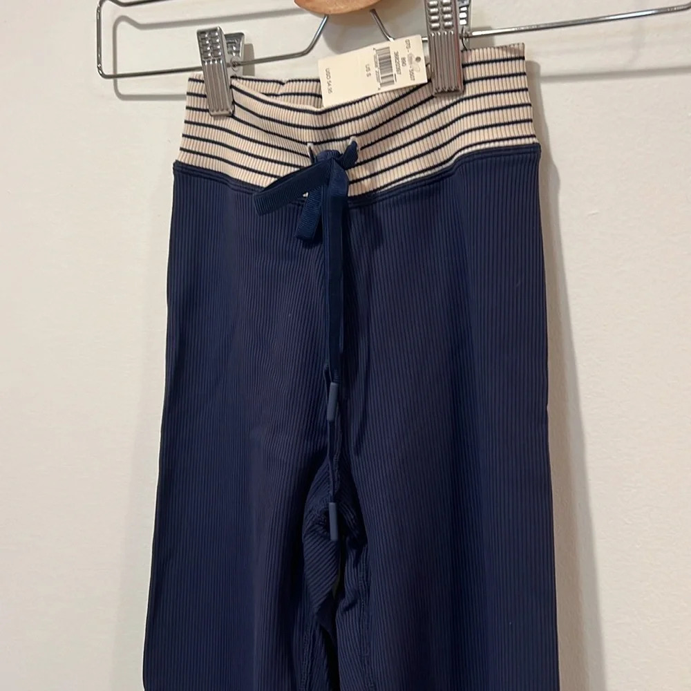 NWT Aerie Offline Womens Navy Ribbed 7/8 Legging Drawstring - Size Small - Picture 7 of 11